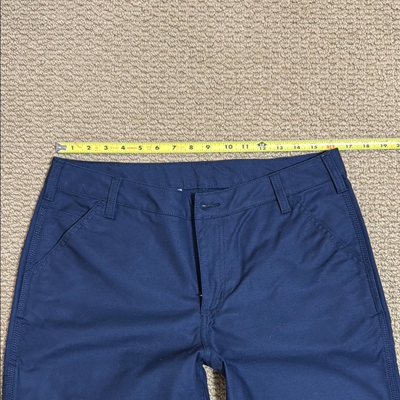 Carhartt cargo pants (navy blue) , LIKE NEW and smoke free - Picture 4 of 6